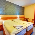 Toc Hotel 3*